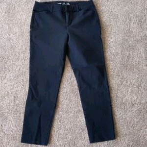 High-waisted black pixie pant